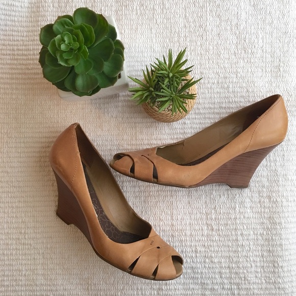 Kenneth Cole Reaction Shoes - Kenneth Cole Tan Wedge Shoes - Brown Wedges